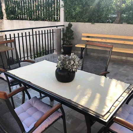 Amary Apartment *