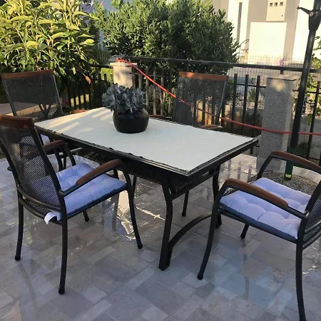 Amary Apartment *